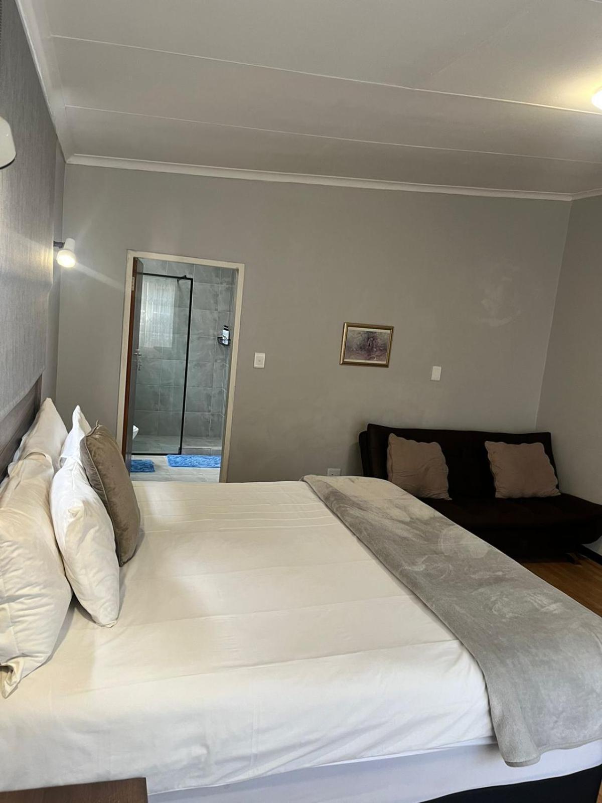 African Kingdom Guest House Boksburg Buitenkant foto