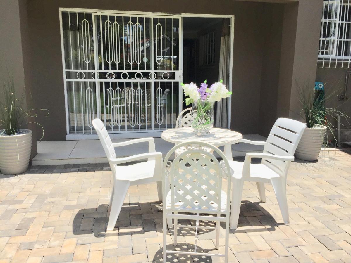 African Kingdom Guest House Boksburg Buitenkant foto