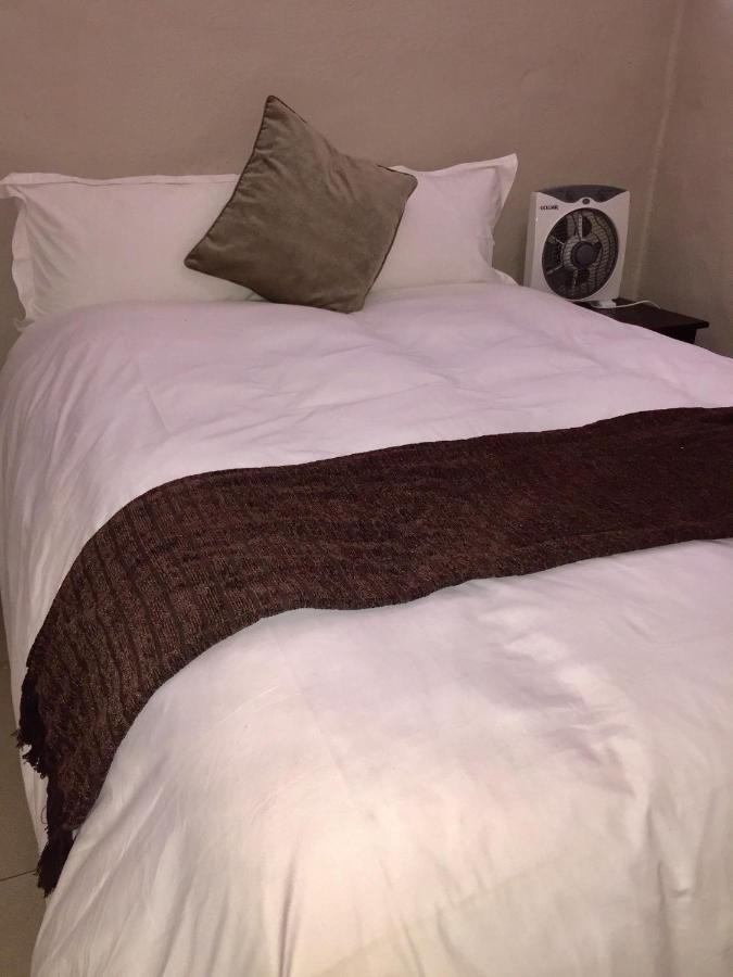 African Kingdom Guest House Boksburg Buitenkant foto